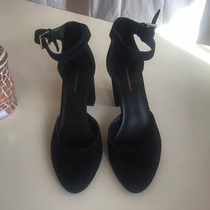 NEW black suede Tommy Hilfiger ankle strap pump